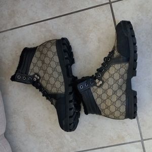 Gucci Men's Nebraska Fur Lined Logo Boots 269999 Size 9 US